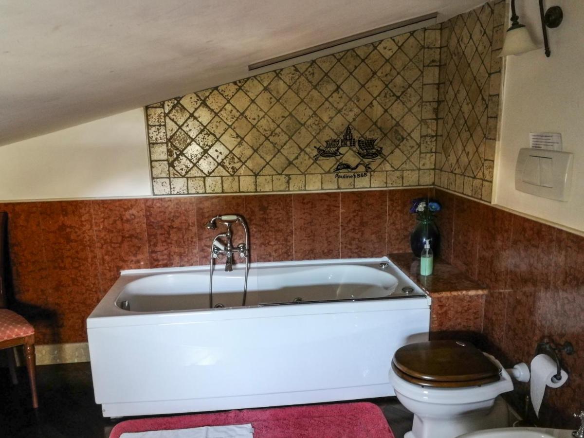 Paoline'S Suite In Villa Фьюмичино Экстерьер фото